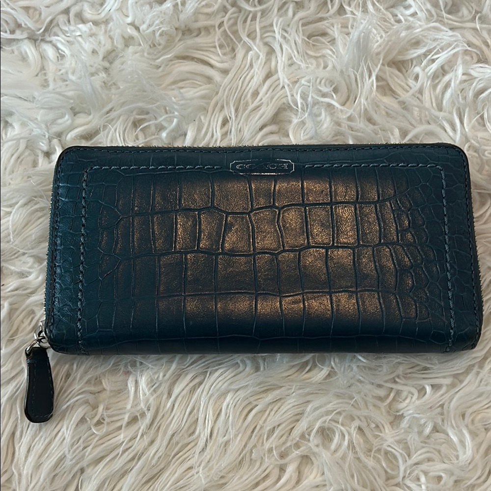 Like New, Coach, Accordion Wallet